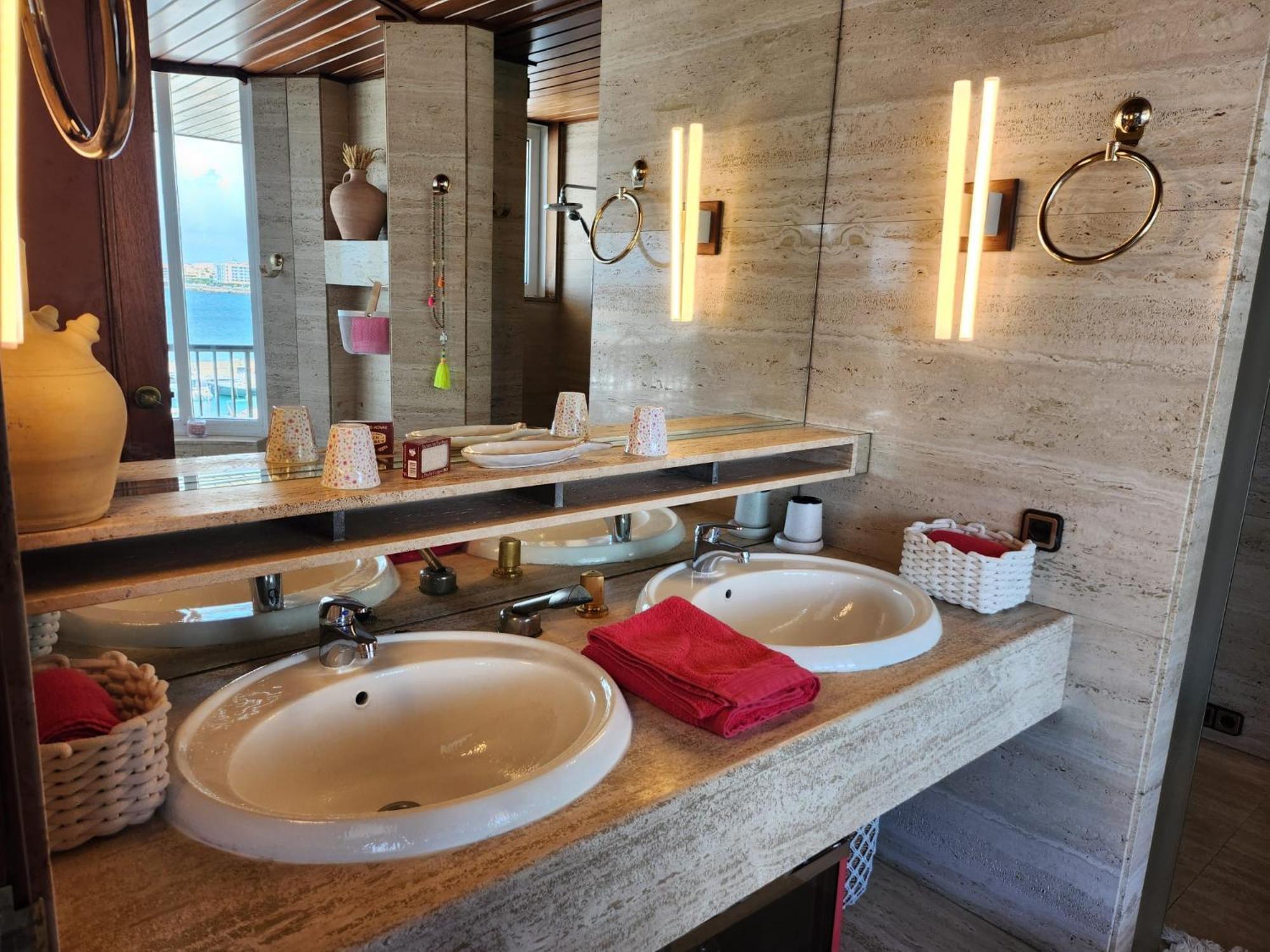 L' Escala Solo Atico Guest Suites מראה חיצוני תמונה