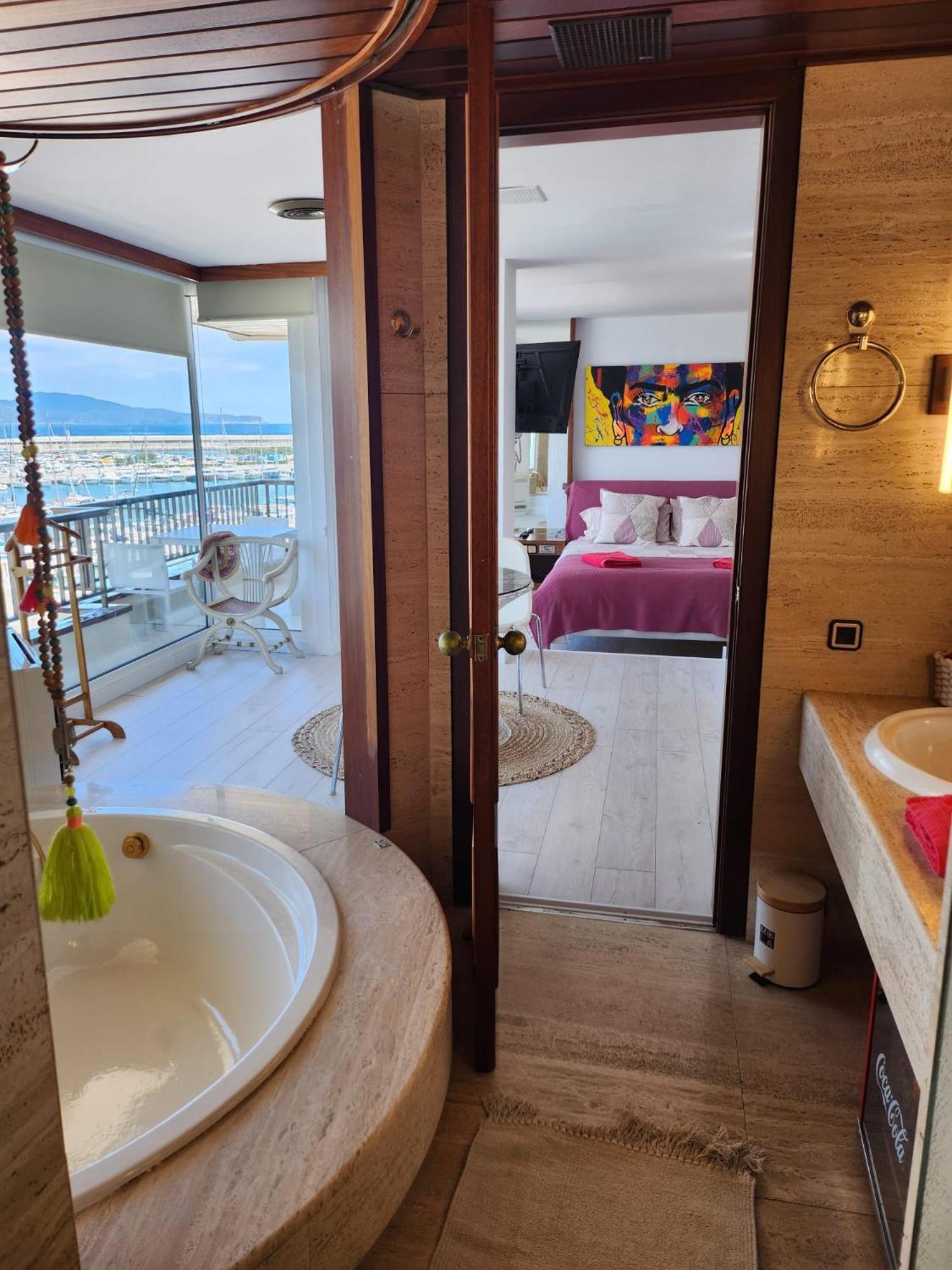L' Escala Solo Atico Guest Suites מראה חיצוני תמונה